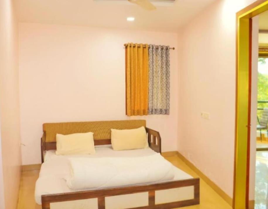 לונבלה Hotel Laxmi Residency מראה חיצוני תמונה