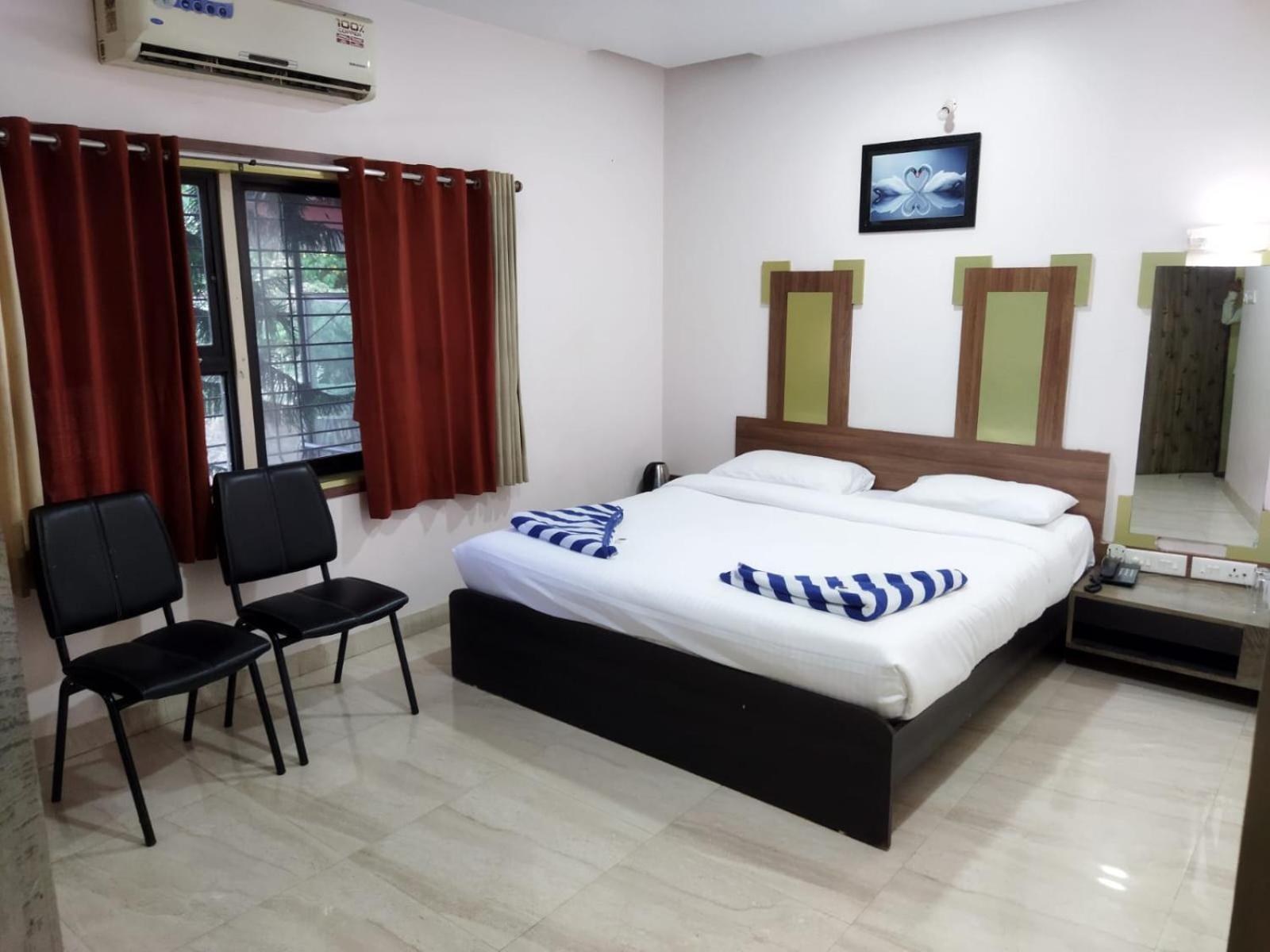 לונבלה Hotel Laxmi Residency מראה חיצוני תמונה