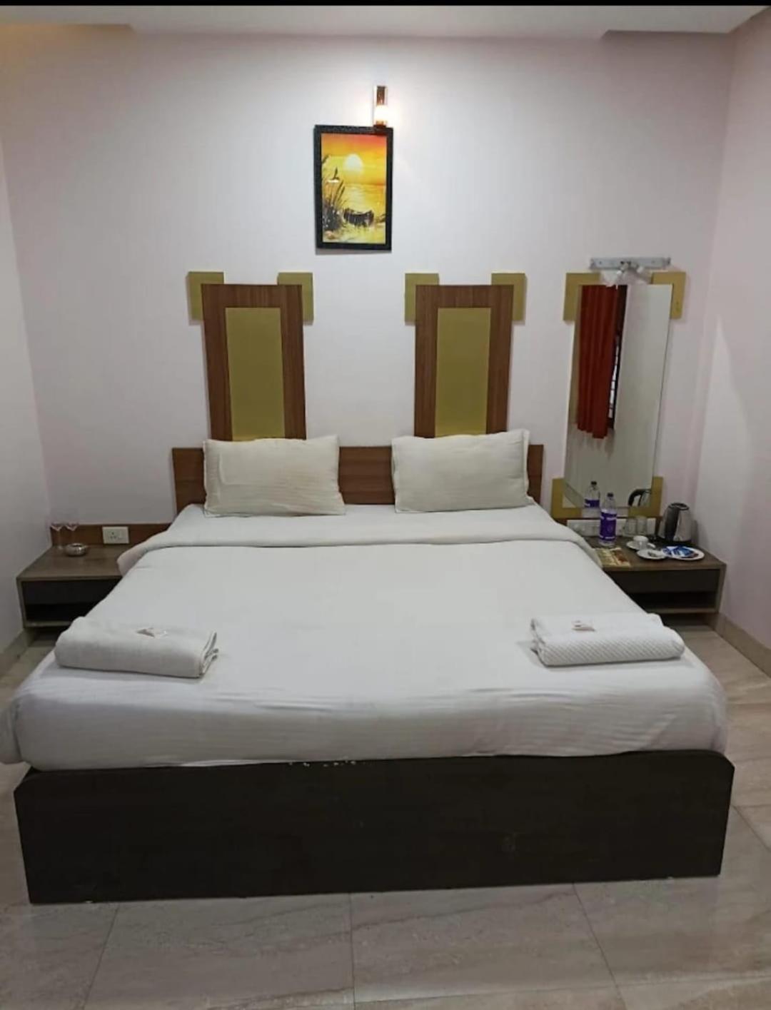 לונבלה Hotel Laxmi Residency מראה חיצוני תמונה