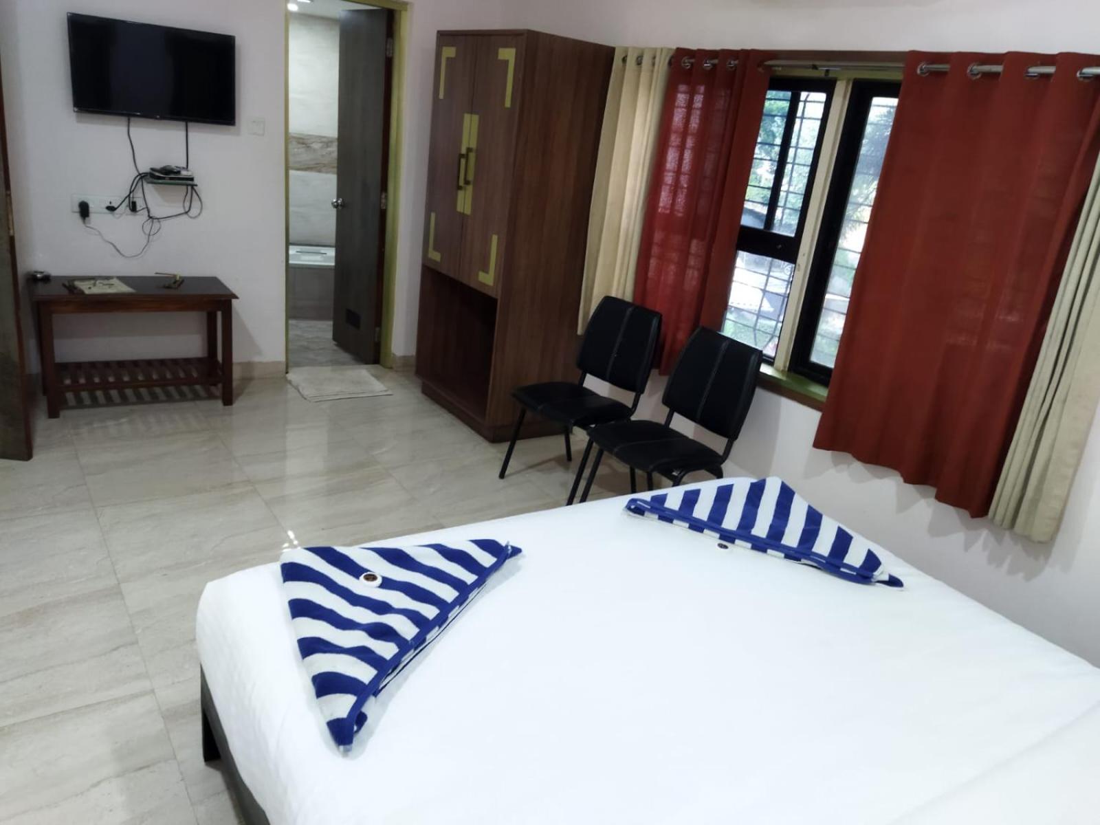 לונבלה Hotel Laxmi Residency מראה חיצוני תמונה