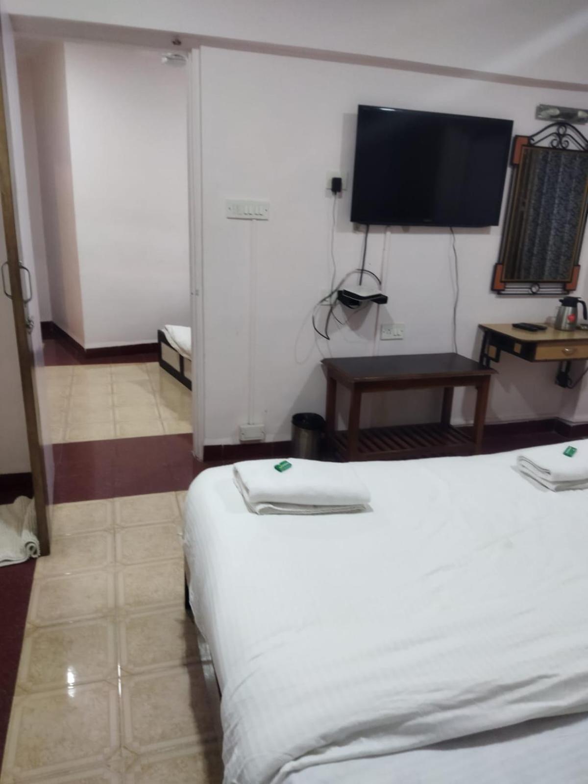 לונבלה Hotel Laxmi Residency מראה חיצוני תמונה