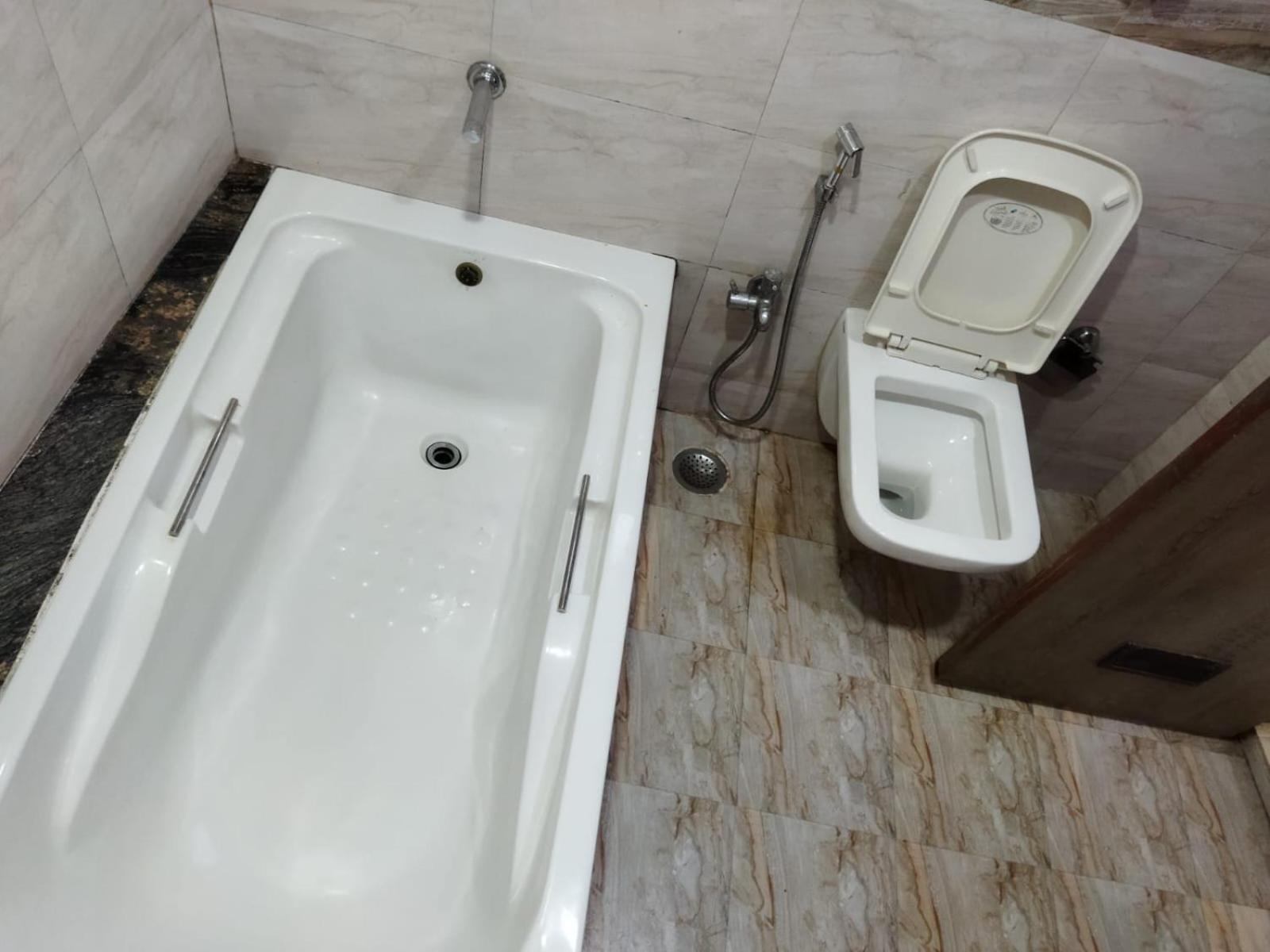 לונבלה Hotel Laxmi Residency מראה חיצוני תמונה