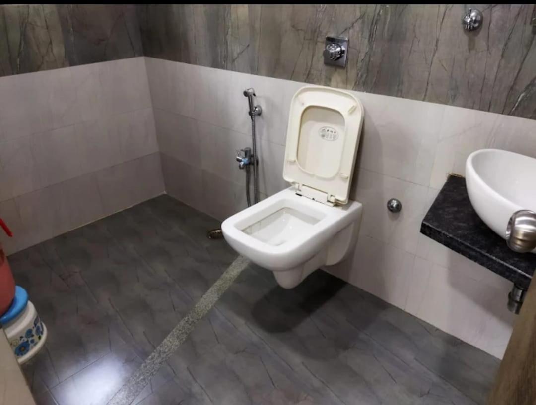 לונבלה Hotel Laxmi Residency מראה חיצוני תמונה