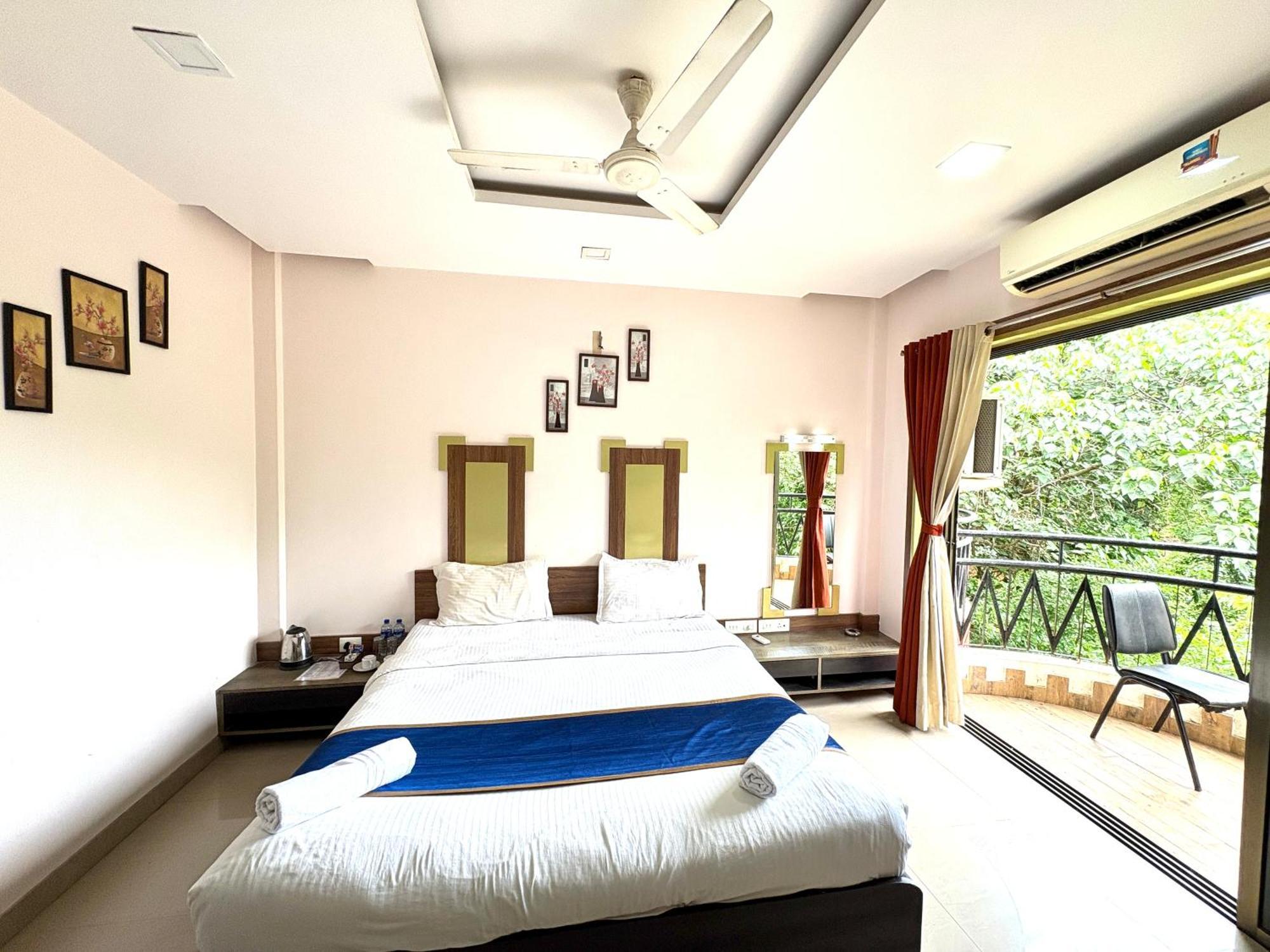לונבלה Hotel Laxmi Residency מראה חיצוני תמונה