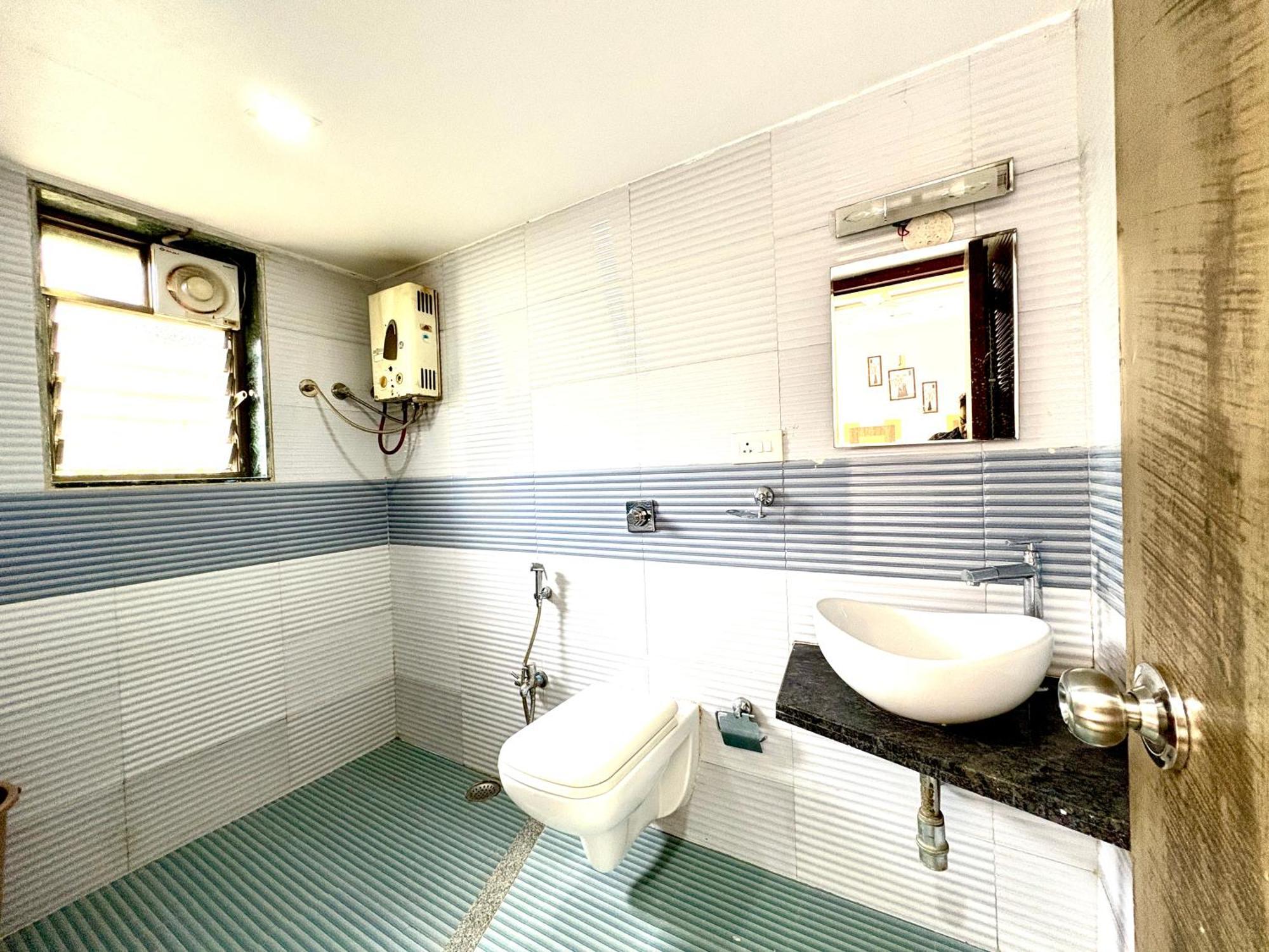 לונבלה Hotel Laxmi Residency מראה חיצוני תמונה